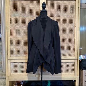 Women’s Black Sweater Size Small Heimish USA